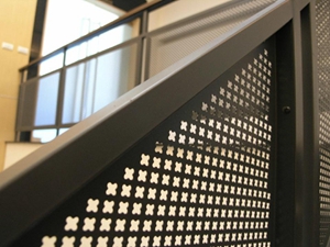 沖孔網(wǎng)圍欄